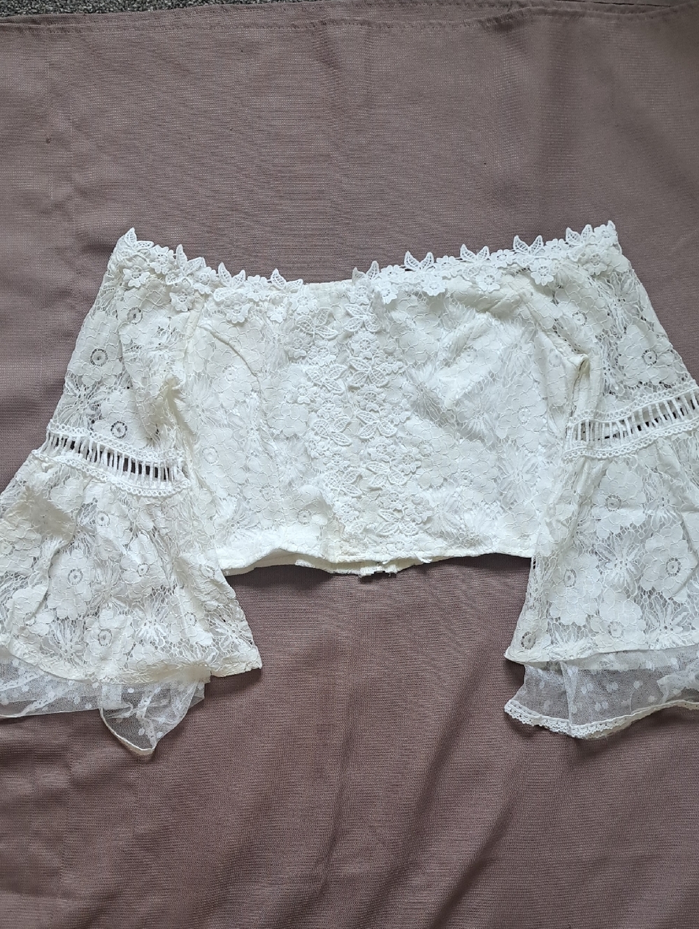 Off-Shoulder Lace Bandeau Top in Cream